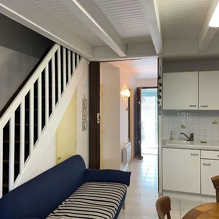 Sp720-010 Maison 4 Pieces Pierre La Villa